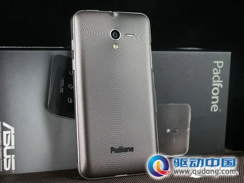 图：华硕PadFone背面设计