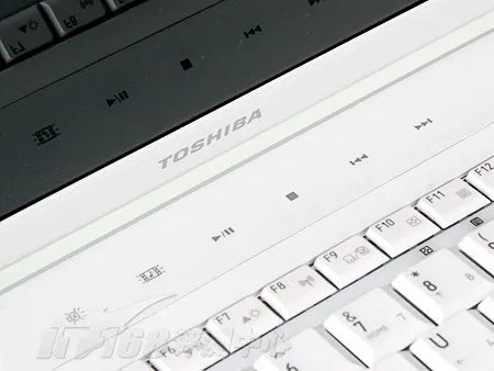 亮丽身形东芝PortégéM803笔记本评测(2)