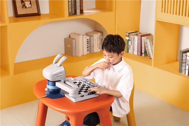 商汤元萝卜联动疯狂动物城推出朱迪系列新品,以用户体验传递成长力量