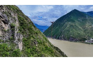 大疆运载活动开放日：四川甘孜见证FC100破解山地运输难题