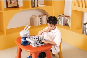 商汤元萝卜联动疯狂动物城推出朱迪系列新品，以用户体验传递成长力量