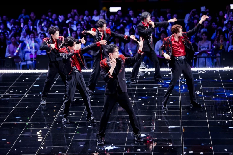 20251121_1763693505897121.jpg 【案例稿】佳能EOS C50 团播首秀惊艳无忧之夜,明星感直播助推流量破百亿1066 拷贝.jpg