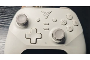 飞智最新入门级手柄一一99元的沙漠狐开箱