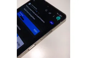 三星Galaxy S25 Ultra真机首曝：钛灰色机身满满科技感