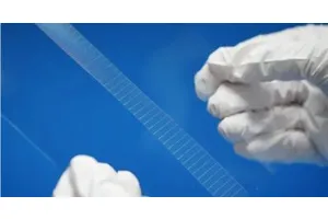 玻璃基板内置铰链技术问世 折叠屏手机或迎新变革