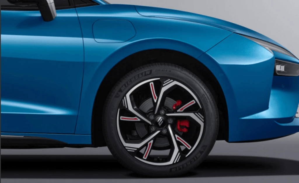 起步不到14万的合资纯电轿车，雷诺江铃羿新车型上市