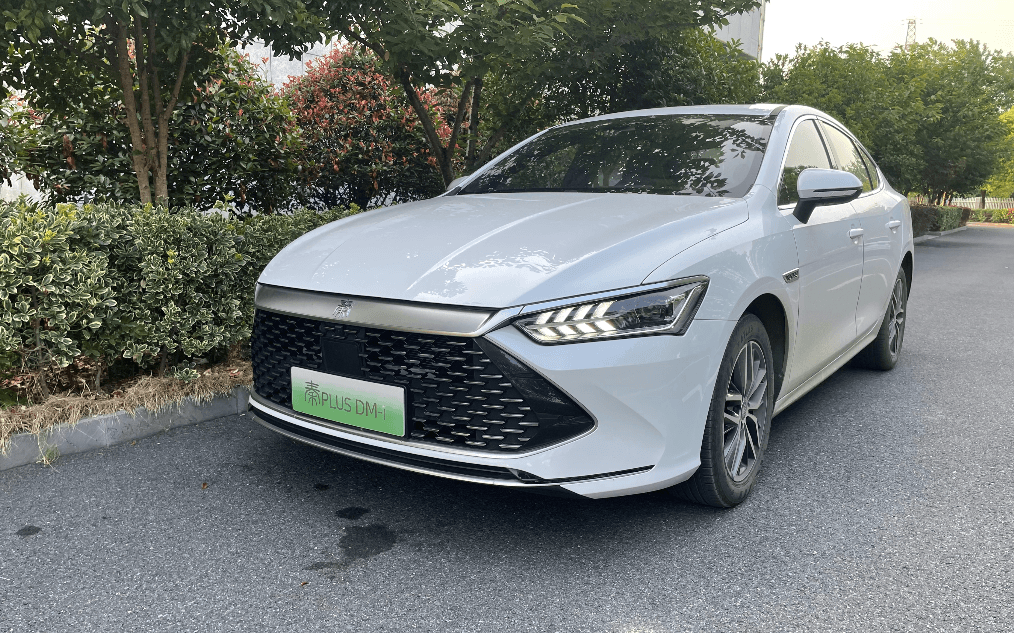 比亚迪秦PLUS DM-i行政版上市，比现款贵5万调整了啥？