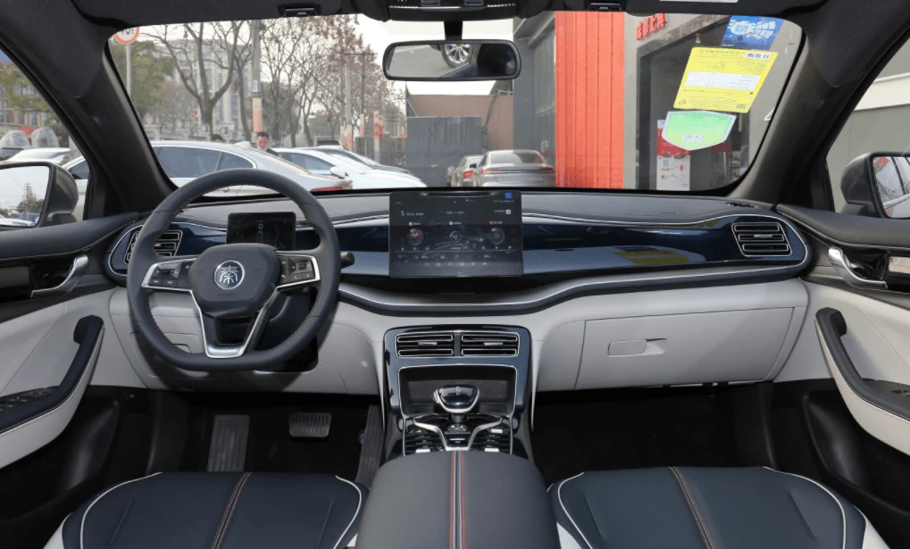 比亚迪秦PLUS DM-i行政版上市,比现款贵5万调整了啥? 比亚迪秦PLUS DM-i行政版上市,比现款贵5万调整了啥?