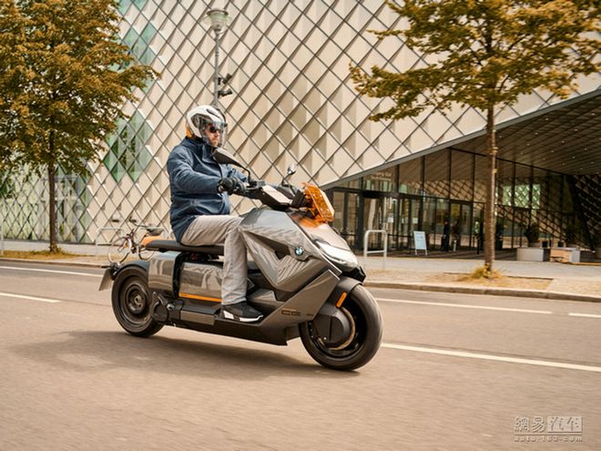 宝马第二款量产纯电摩托车将上市 共享iX电池技术 宝马第二款量产纯电摩托车将上市 共享iX电池技术