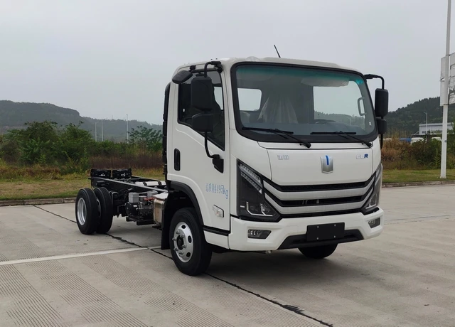 新能源车拯救轻卡市场颓势？ 多路线竞速，谁能拔得头筹？