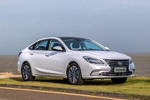 最美自主车 长安睿骋CC溜背轿跑单车解读