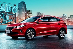 设计感依然是卖点 长安逸动XT两厢车单车解读