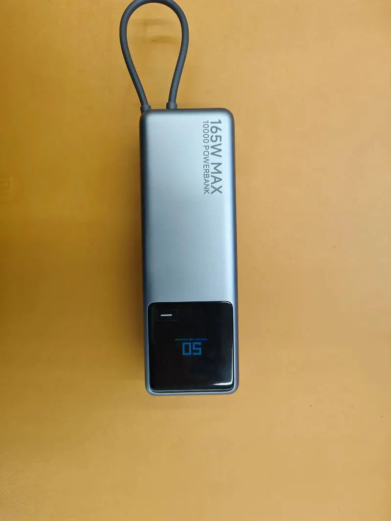 10000毫安的充电宝能充手机几次