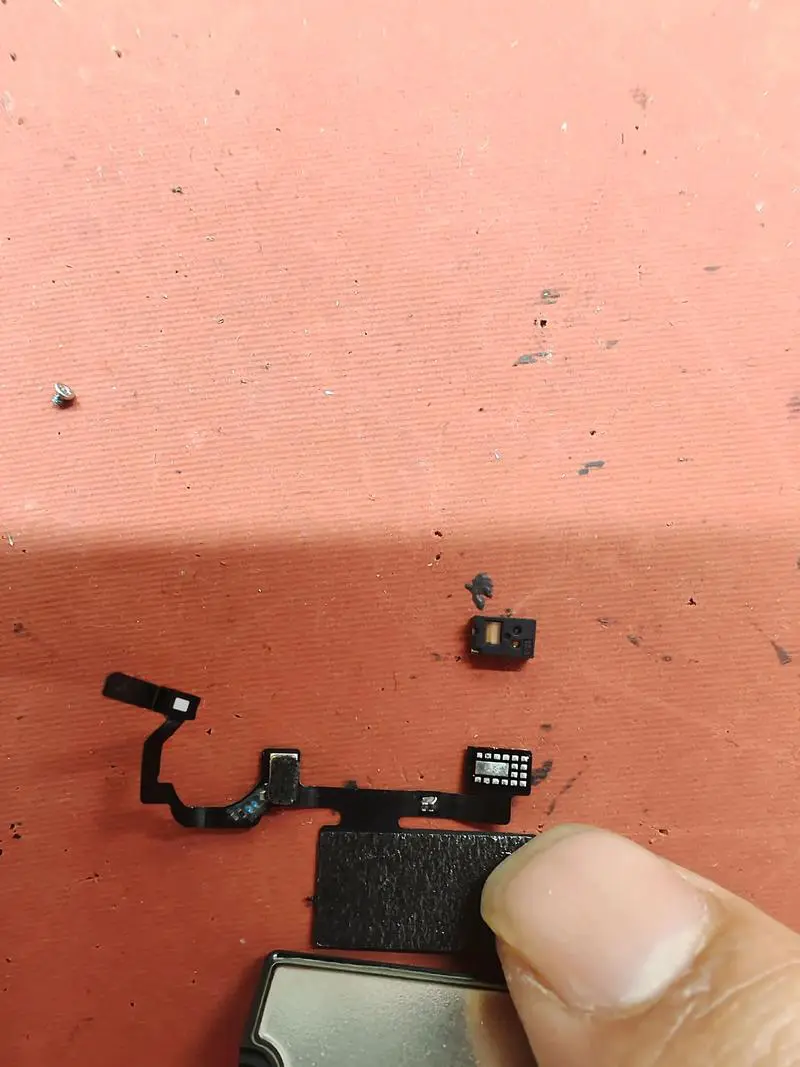 苹果手机听筒怎么清理灰尘